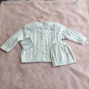 New white sweater and hat set. Size 3-6 months